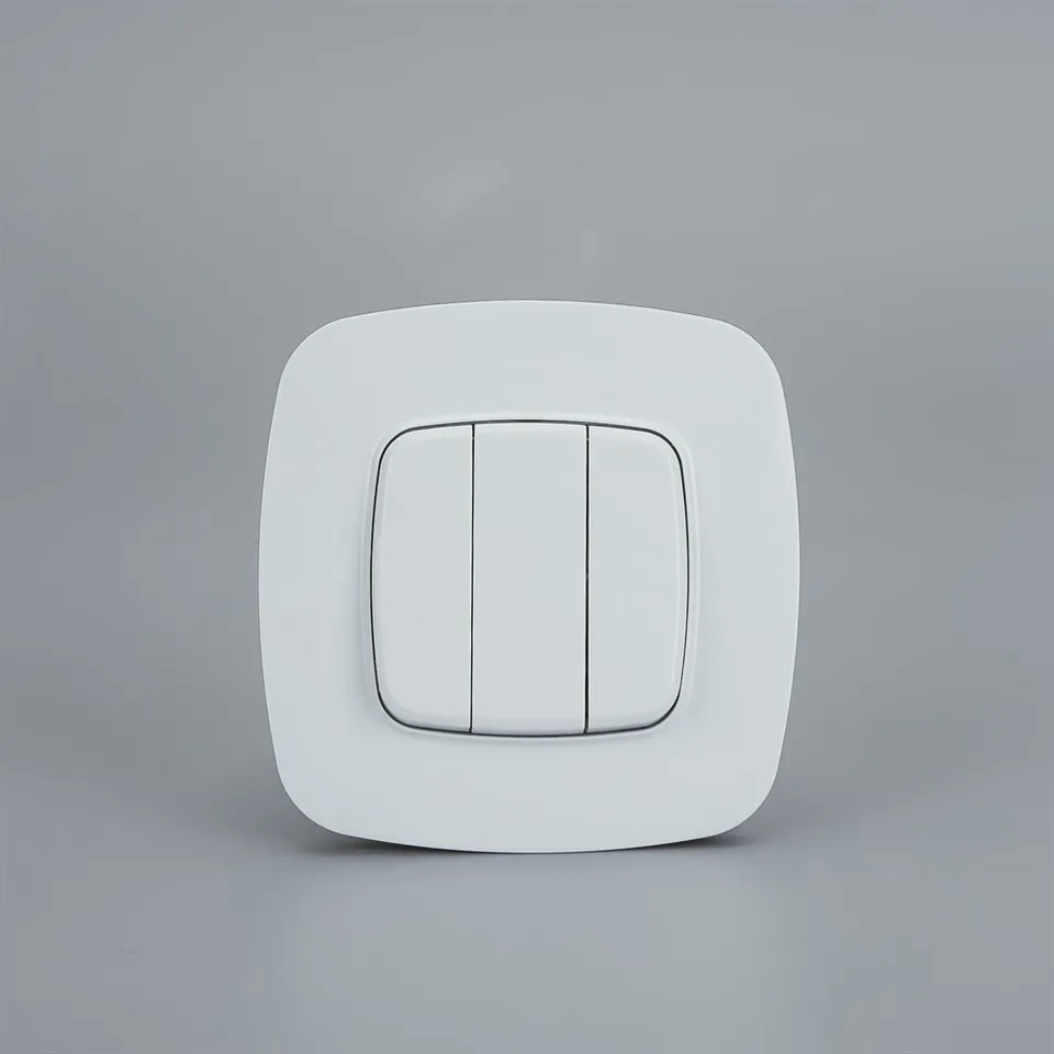 8604 3 Gang Switch